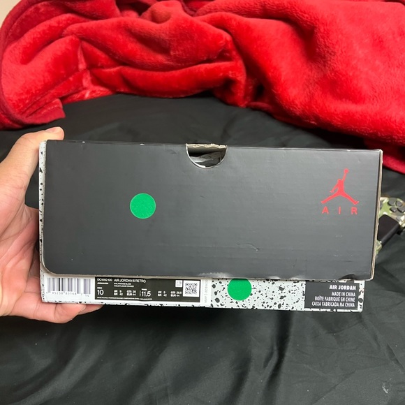 Shattered backboard 5’s - Picture 4 of 6